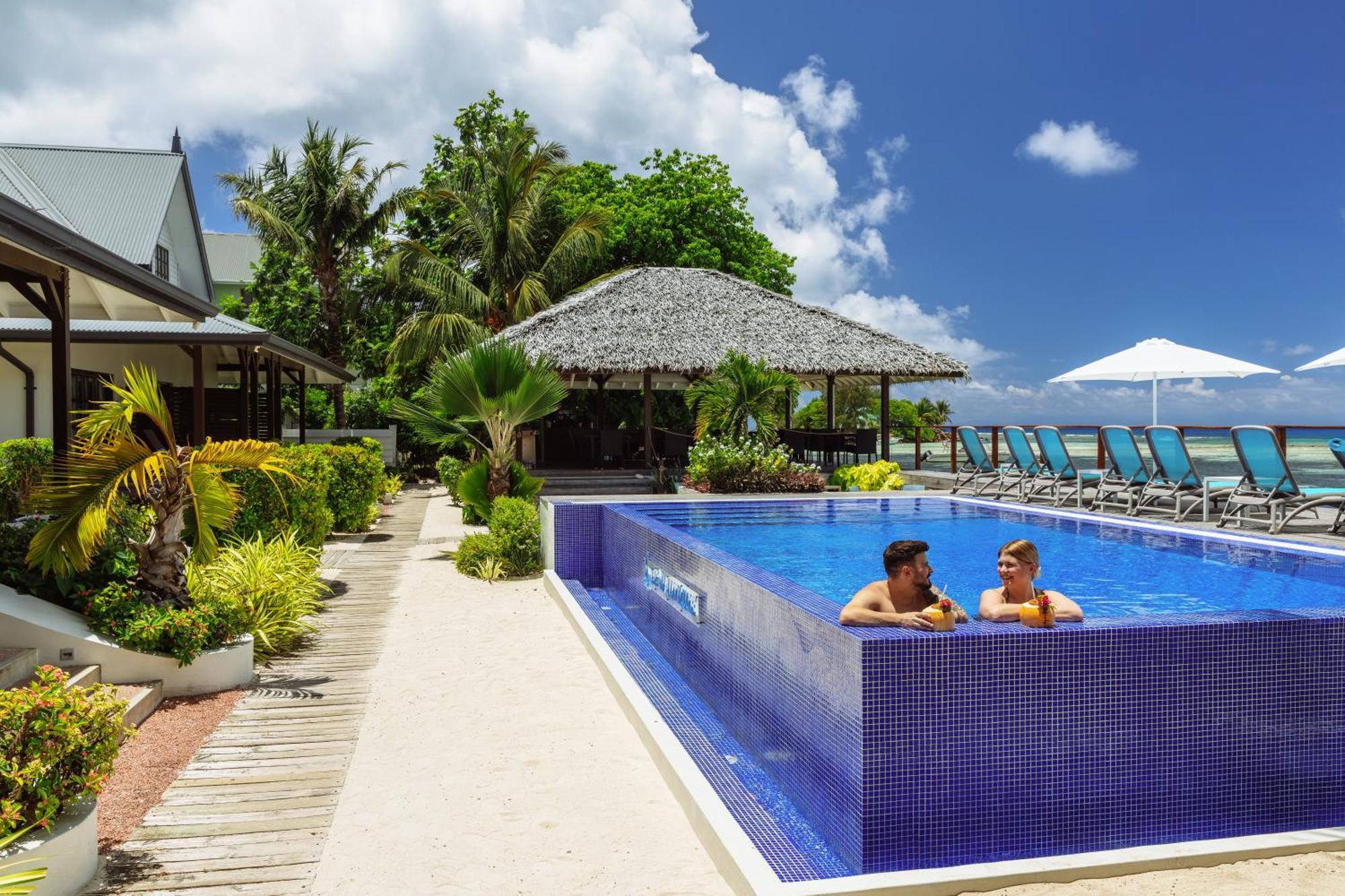 Le Nautique Waterfront Hotel La Digue  Extérieur photo